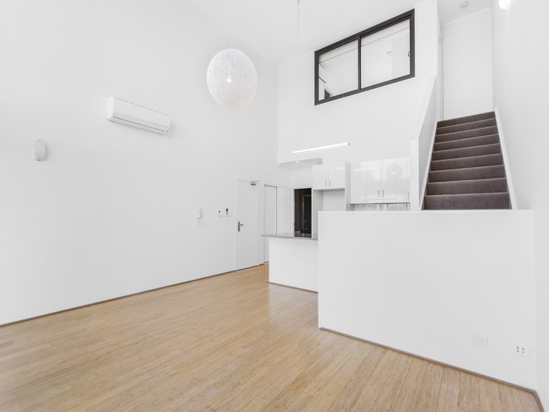 8/16 Bridges Road, Melville WA 6156