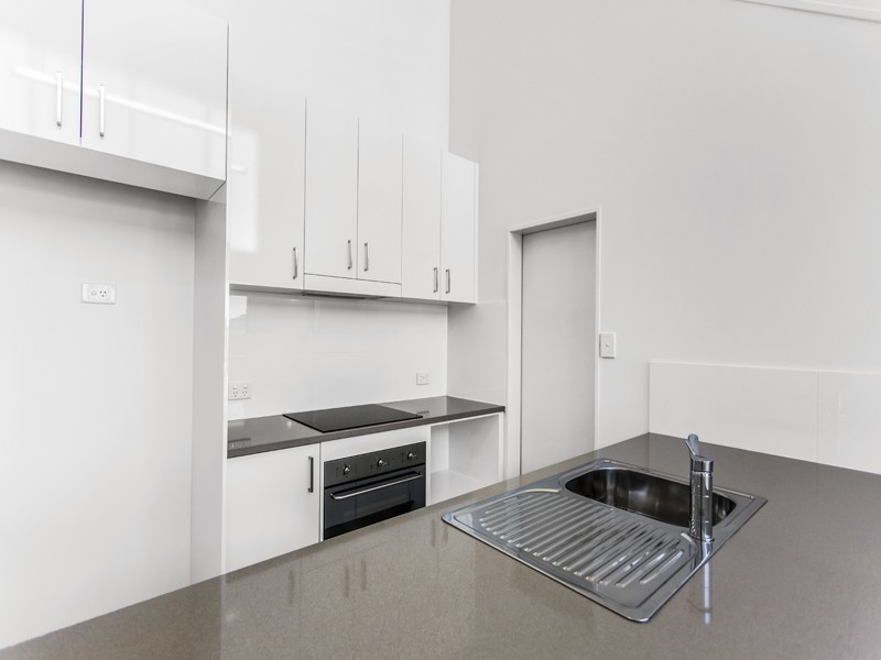 8/16 Bridges Road, Melville WA 6156