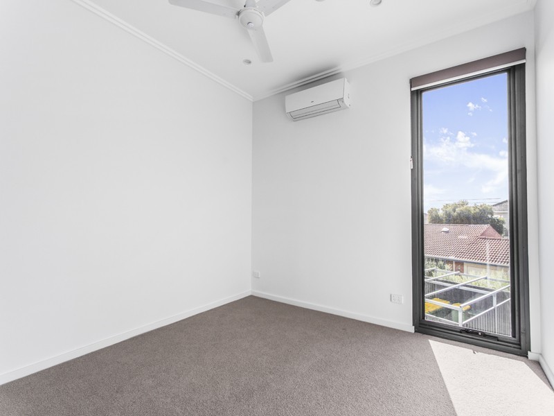 8/16 Bridges Road, Melville WA 6156