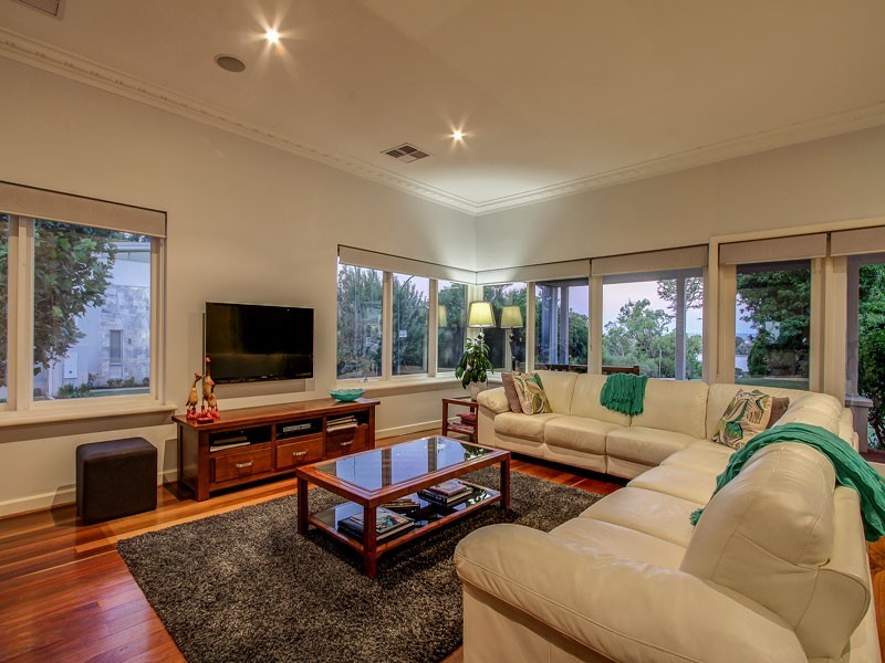 1 Baldwin Avenue, Mount Pleasant WA 6153