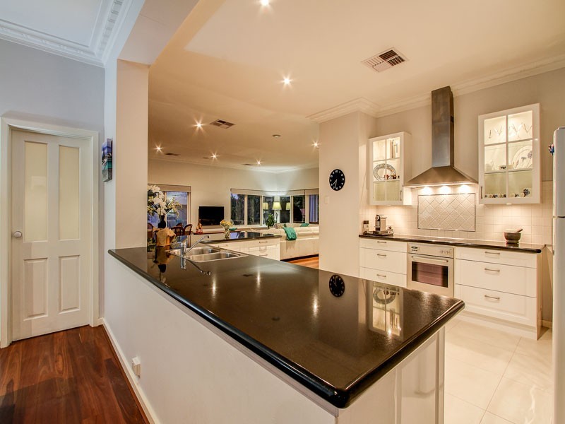 1 Baldwin Avenue, Mount Pleasant WA 6153