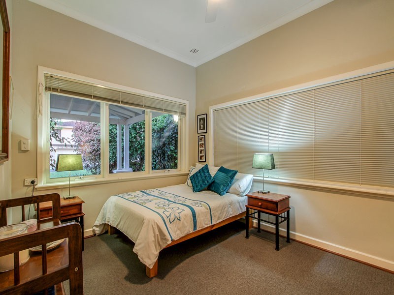 1 Baldwin Avenue, Mount Pleasant WA 6153