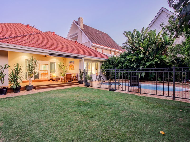 1 Baldwin Avenue, Mount Pleasant WA 6153