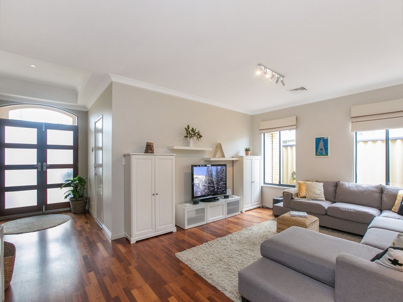 54B Holman Street, Alfred Cove WA 6154