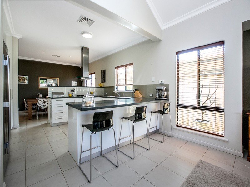 54B Holman Street, Alfred Cove WA 6154