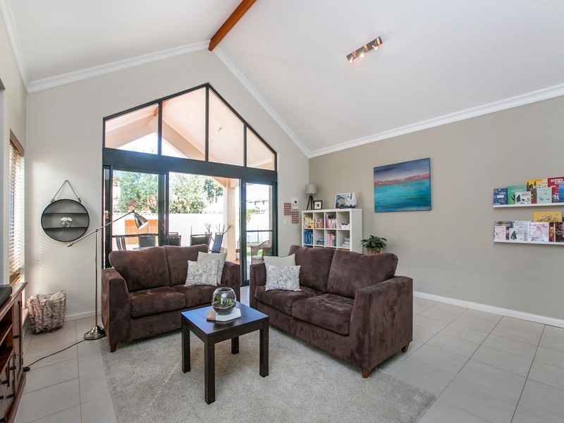 54B Holman Street, Alfred Cove WA 6154