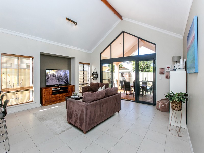 54B Holman Street, Alfred Cove WA 6154