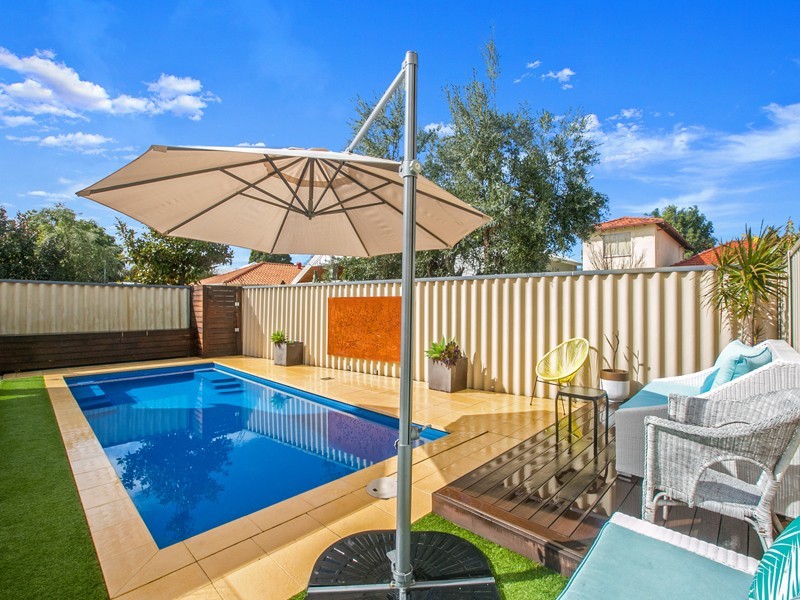 54B Holman Street, Alfred Cove WA 6154