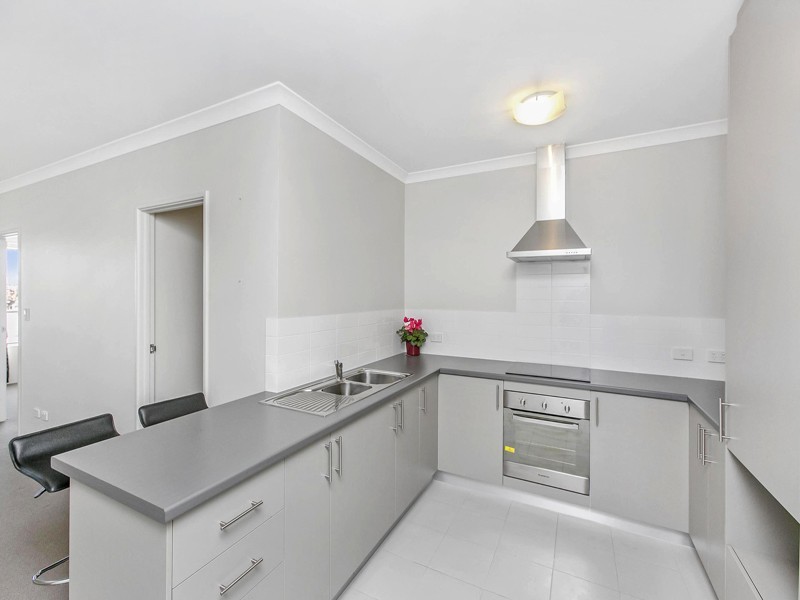 5/148 Railway Parade, Queens Park WA 6107