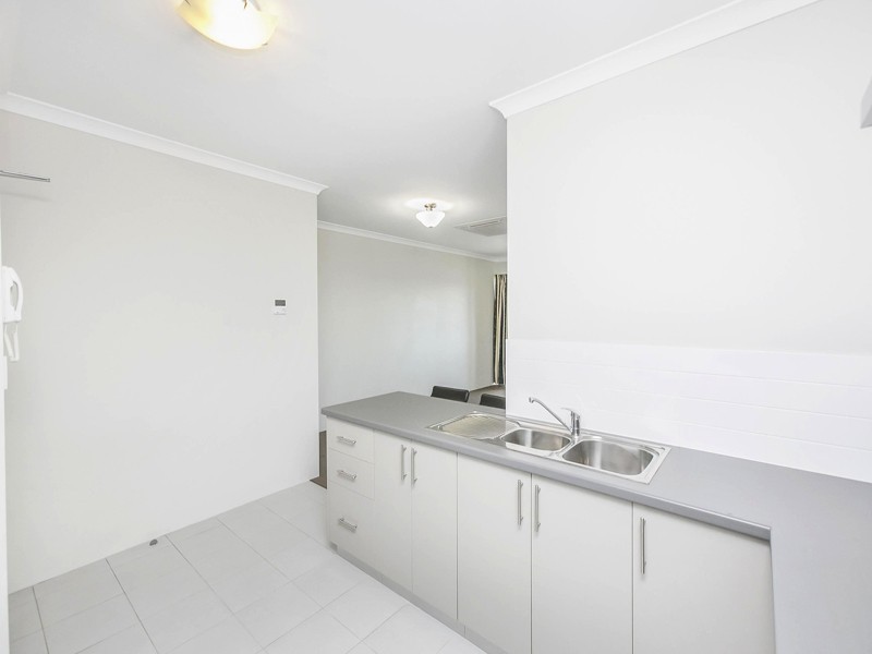 5/148 Railway Parade, Queens Park WA 6107