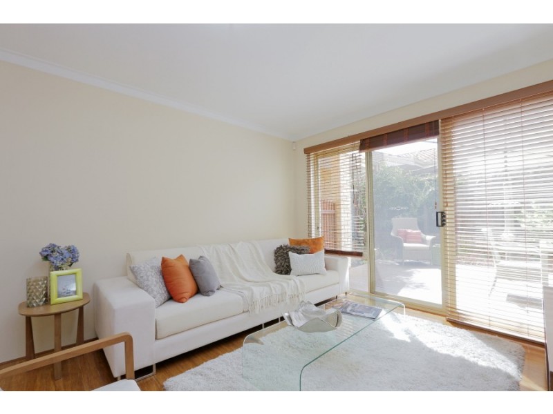 4/17 MCMILLAN STREET, Victoria Park WA 6100