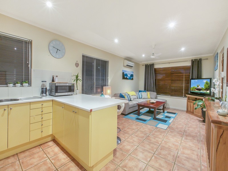 18 Parnell Rd, Hamilton Hill WA 6163