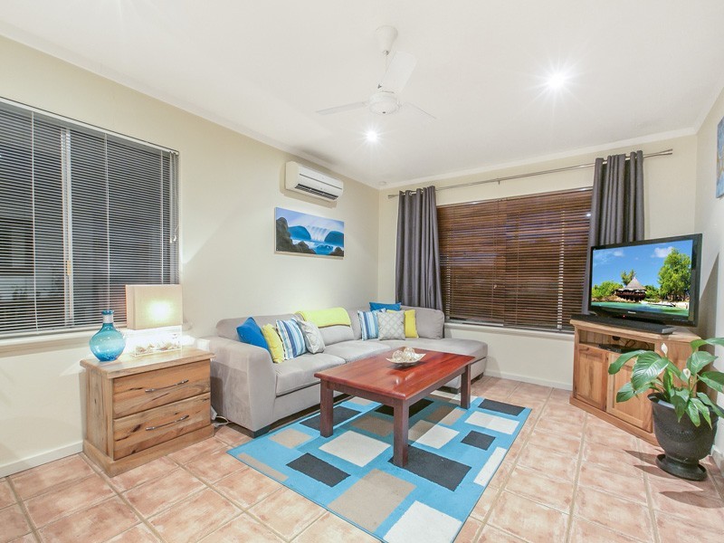 18 Parnell Rd, Hamilton Hill WA 6163