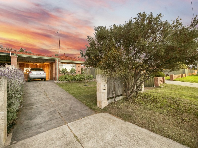 18 Parnell Rd, Hamilton Hill WA 6163