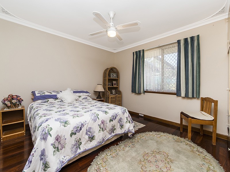 60 Gilbertson Road, Kardinya WA 6163