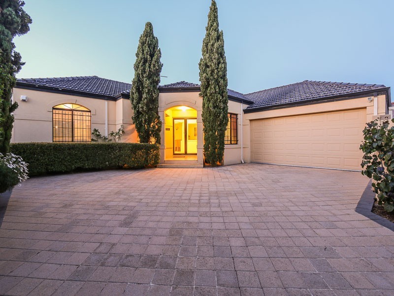 55A Bombard St, Mount Pleasant WA 6153