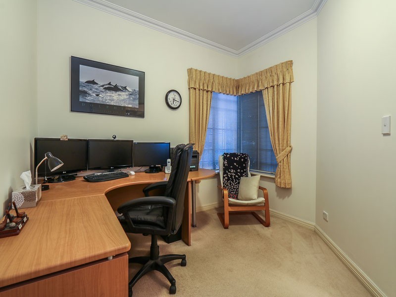 55A Bombard St, Mount Pleasant WA 6153