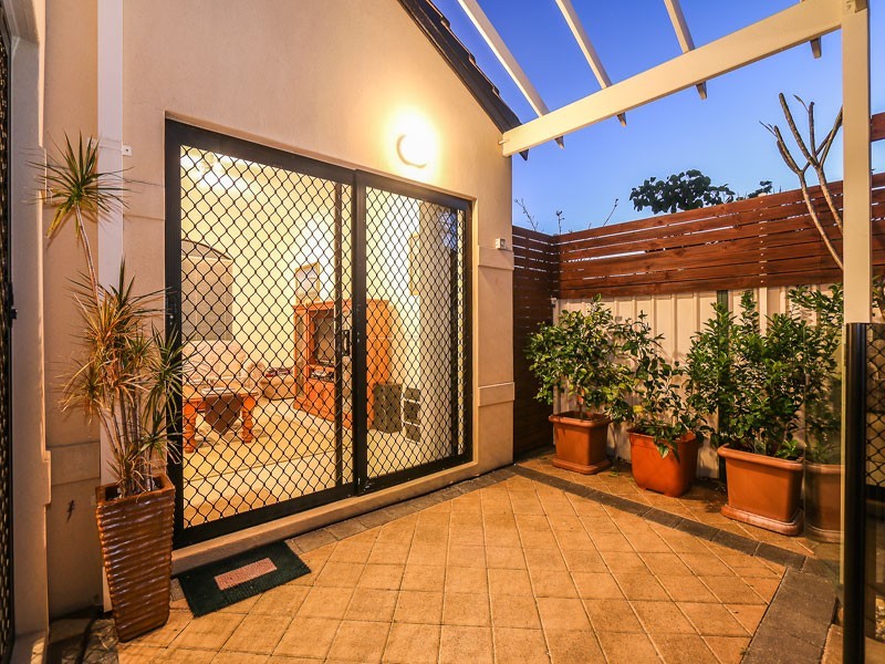 55A Bombard St, Mount Pleasant WA 6153