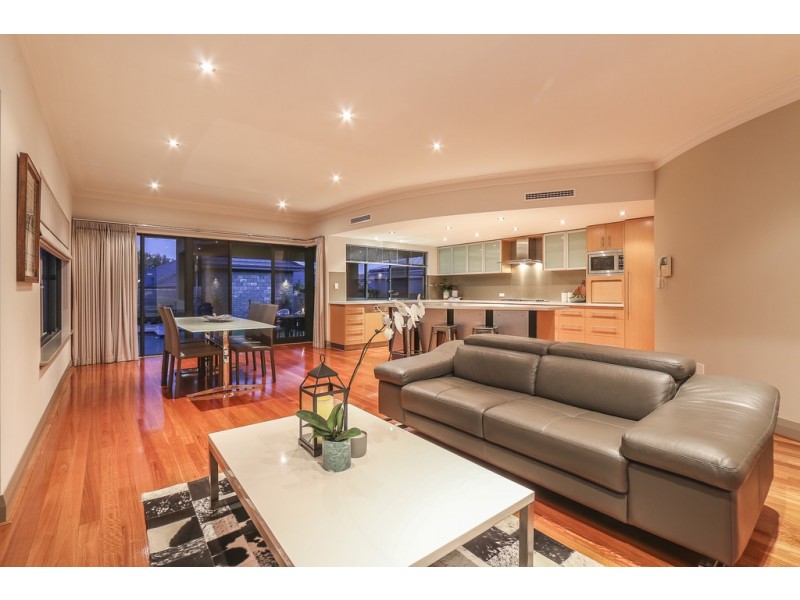 15 Parkside Ave, Mount Pleasant WA 6153