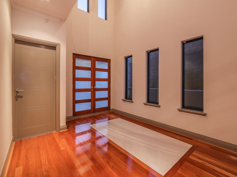 15 Parkside Ave, Mount Pleasant WA 6153