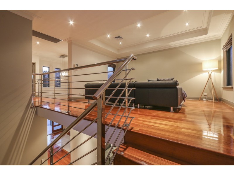 15 Parkside Ave, Mount Pleasant WA 6153