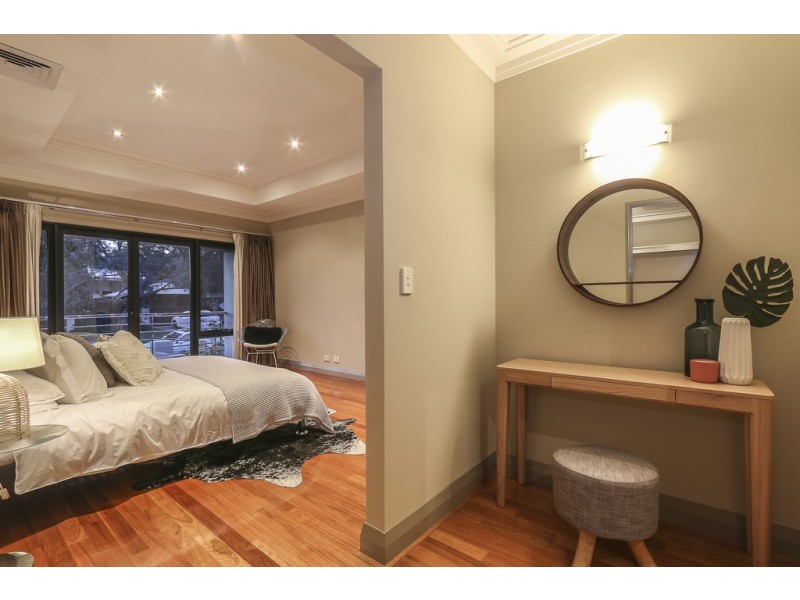 15 Parkside Ave, Mount Pleasant WA 6153