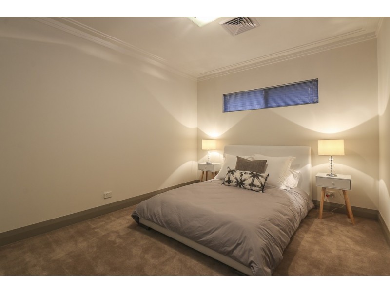 15 Parkside Ave, Mount Pleasant WA 6153