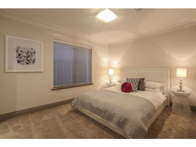 15 Parkside Ave, Mount Pleasant WA 6153