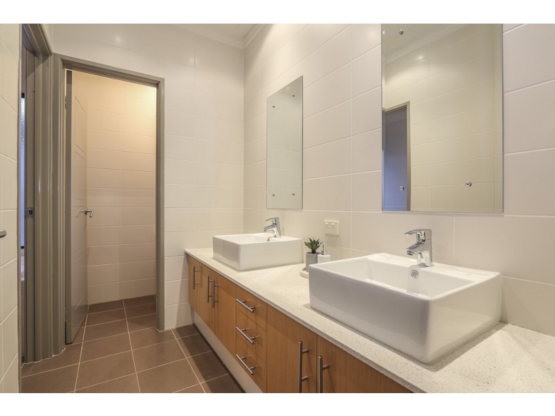 15 Parkside Ave, Mount Pleasant WA 6153