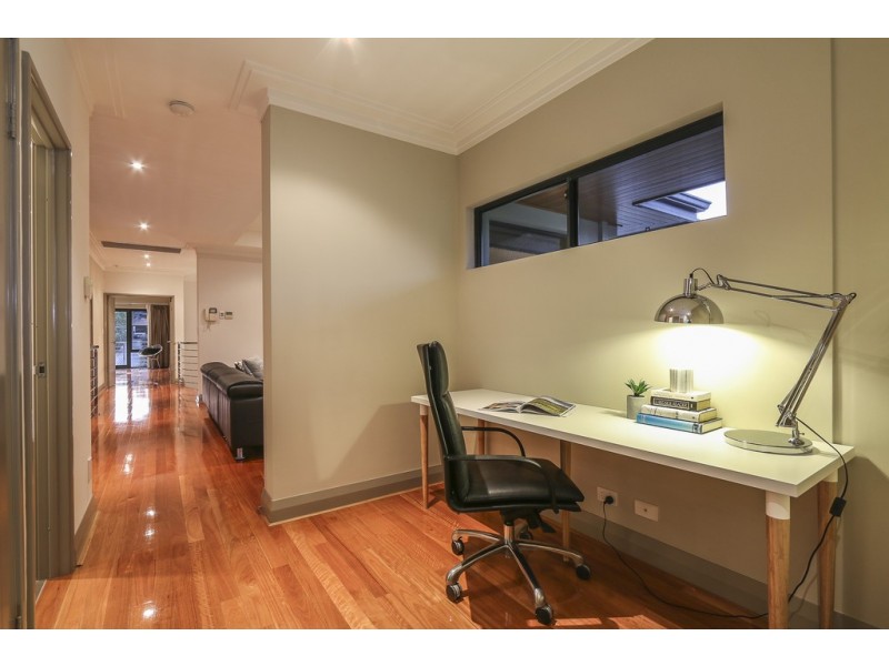 15 Parkside Ave, Mount Pleasant WA 6153