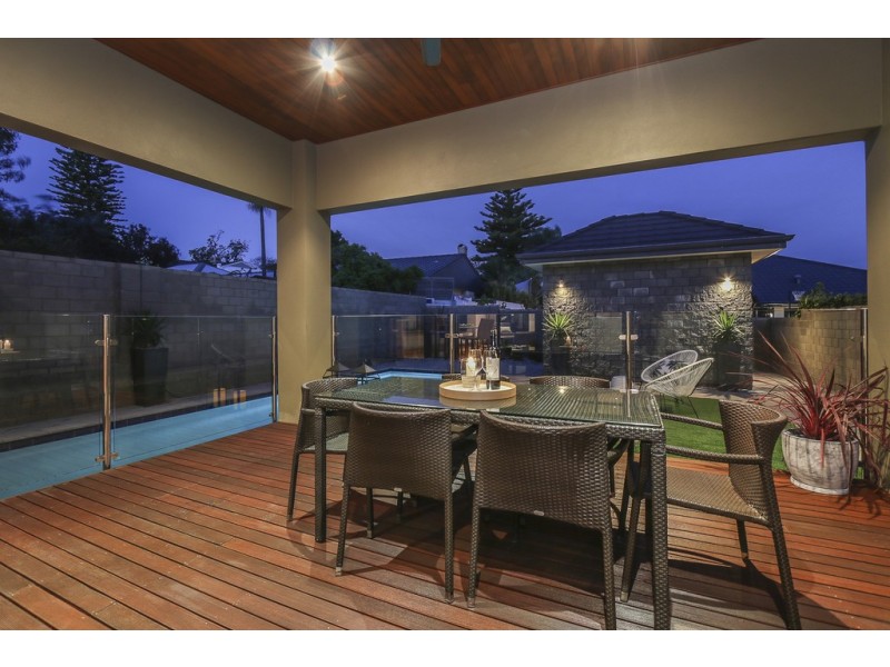 15 Parkside Ave, Mount Pleasant WA 6153