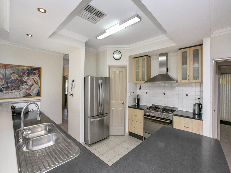 79B Redwood Crescent, Melville WA 6156
