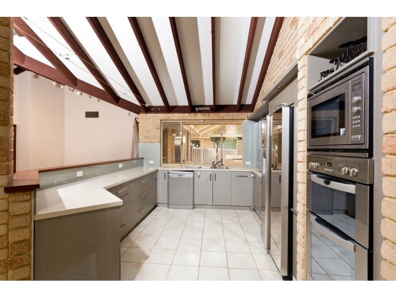 18 Earlston Place, Booragoon WA 6154