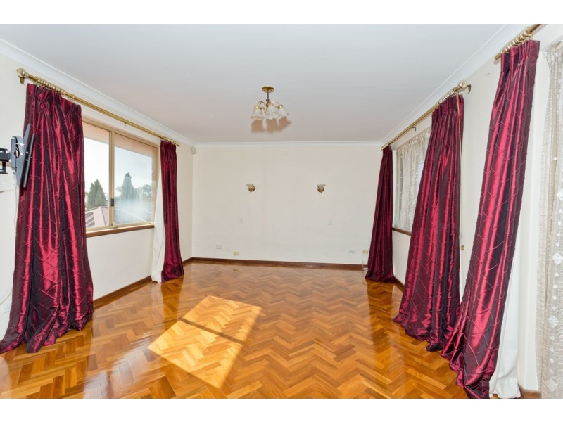 18 Earlston Place, Booragoon WA 6154