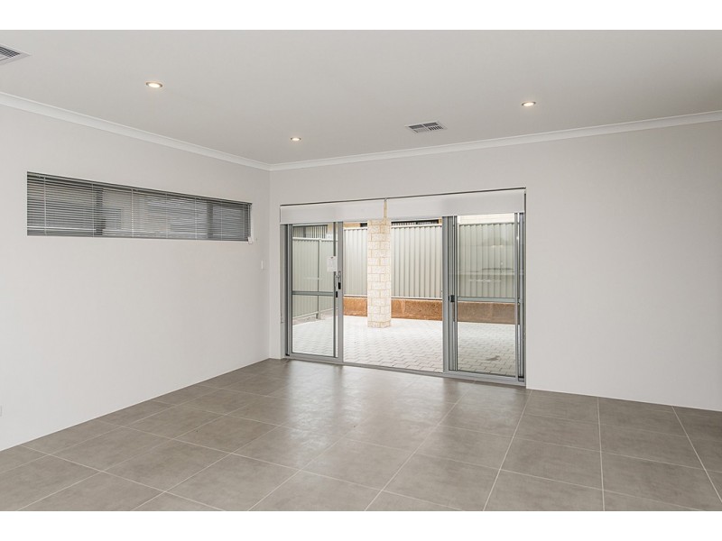 21 Darling Chase, Wandi WA 6167