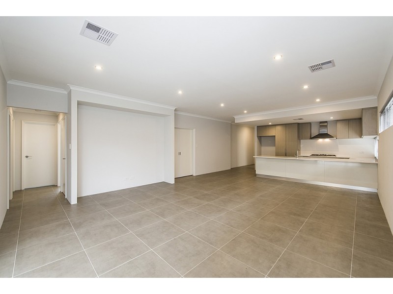 21 Darling Chase, Wandi WA 6167