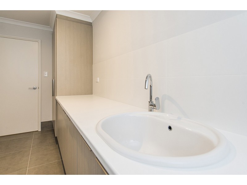 21 Darling Chase, Wandi WA 6167