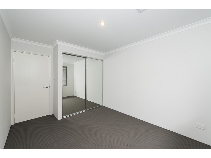 21 Darling Chase, Wandi WA 6167