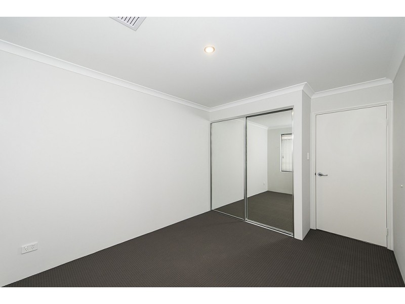 21 Darling Chase, Wandi WA 6167