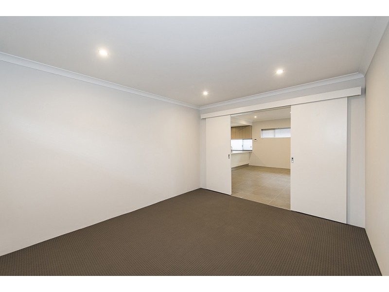 21 Darling Chase, Wandi WA 6167