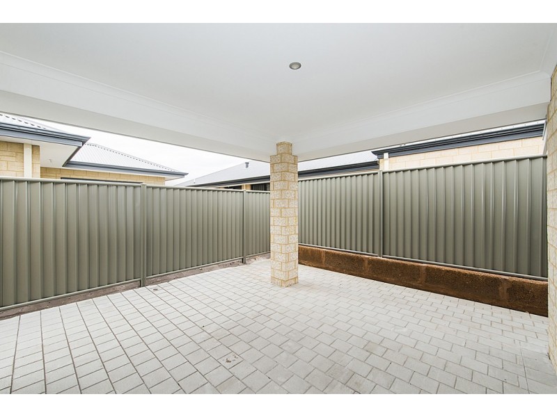 21 Darling Chase, Wandi WA 6167