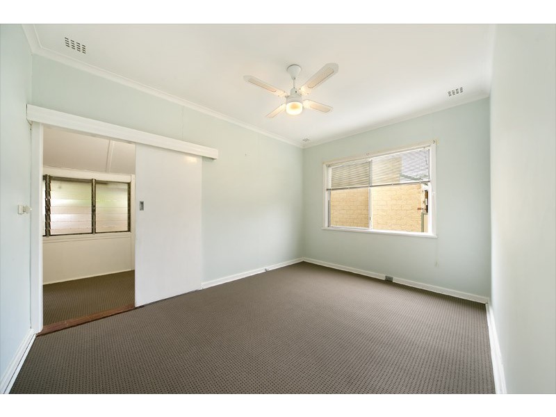 38 SELWAY ROAD, Brentwood WA 6153