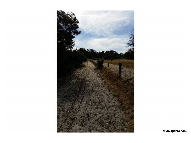 152 CUMMING ROAD, Oakford WA 6121