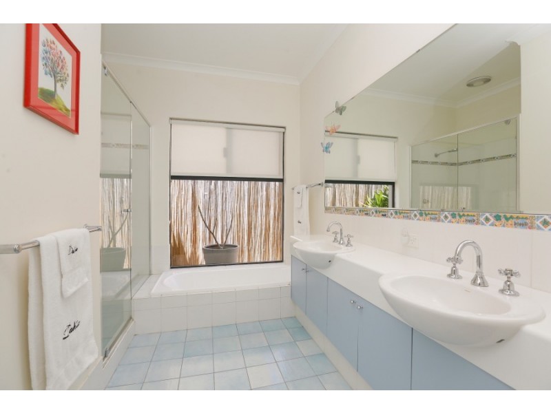 32 STRICKLAND ROAD, Ardross WA 6153