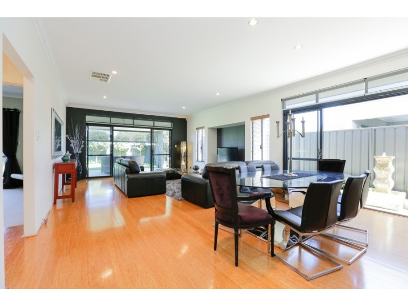 32 STRICKLAND ROAD, Ardross WA 6153