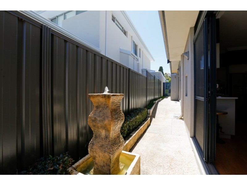 32 STRICKLAND ROAD, Ardross WA 6153