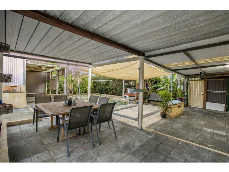 14 Belarius Street, Coolbellup WA 6163