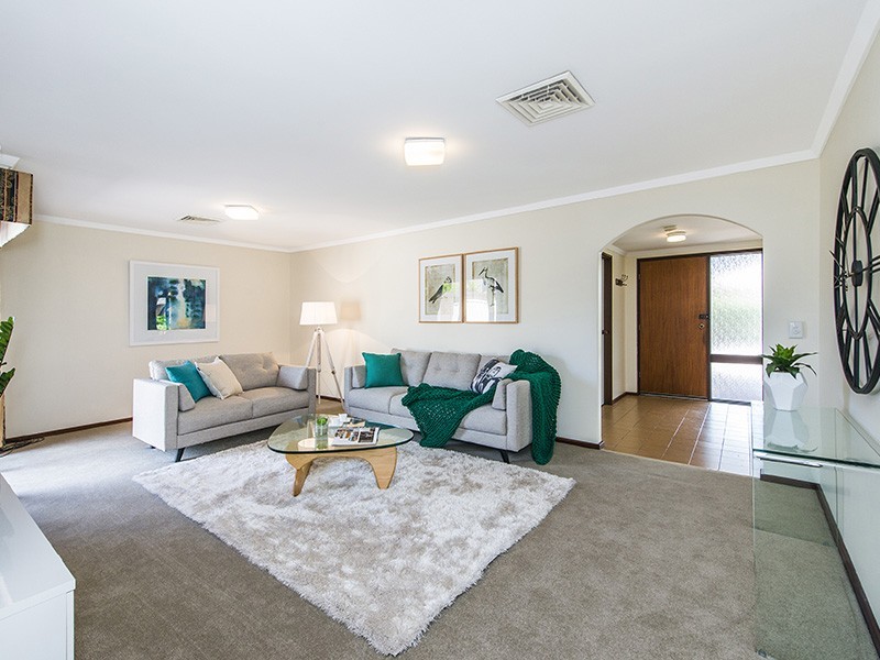 4/2 Marcus Avenue, Booragoon WA 6154