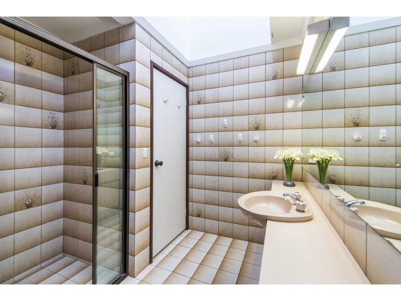 4/2 Marcus Avenue, Booragoon WA 6154