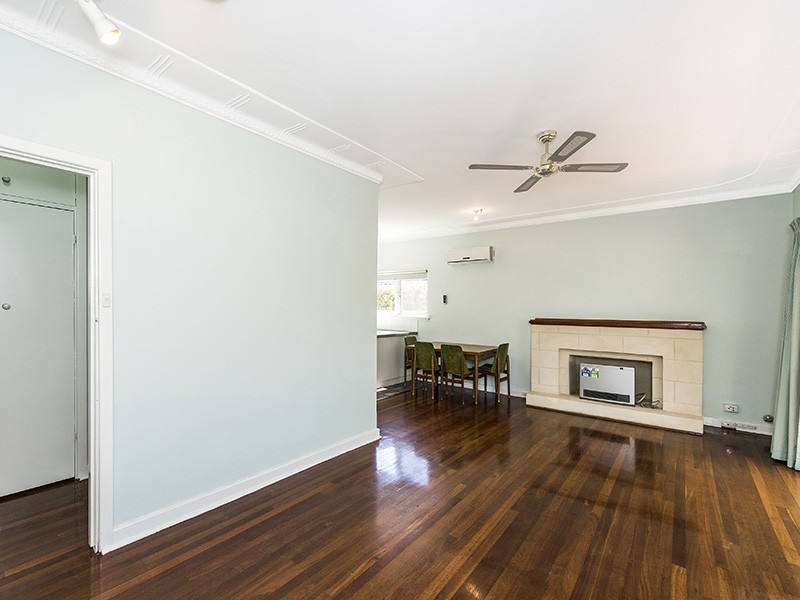 112 Kitchener Road, Alfred Cove WA 6154